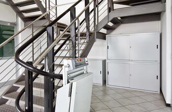 VECOM - Šikmá schodišťová plošina Slim interiér