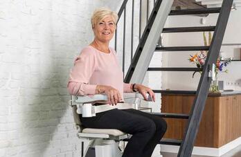 Schodišťová sedačka Handicare 1100 prudké schodiště