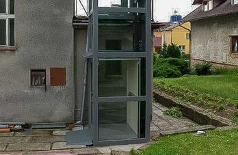 Vertikální zdvižná plošina E10 VECOM rodinný dům