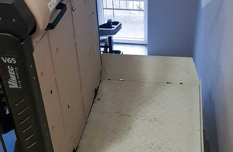 Reference Vecom: Šikmá schodišťová plošina V65 v Chebu