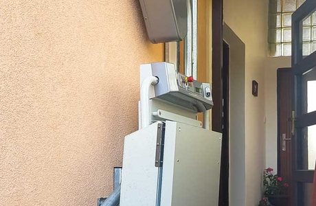 Vecom instalace schodišťové plošiny Slim v Českých Budějovicích