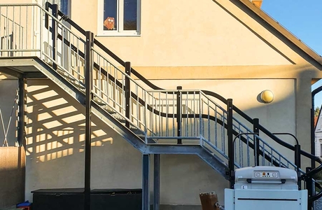 Reference Vecom: Šikmá schodišťová plošina V65, Líšnice