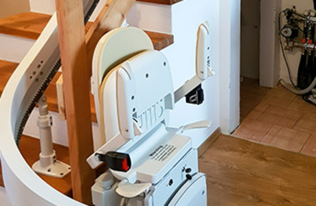 Schodišťová sedačka A180 nově instalovaná v rodinném domě v Novosedlech