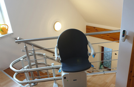 Realizace schodišťové sedačky Handicare 4000 v rodinném domě
