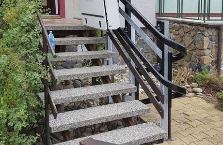 Realizace Vecom: Šikmá schodišťová plošina V65, Moutnice